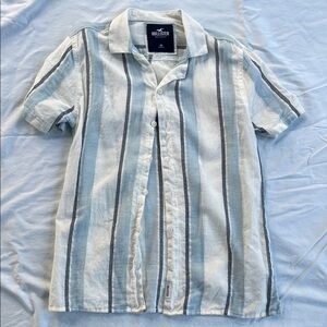 Hollister Men's Light Blue and White Striped Shirt